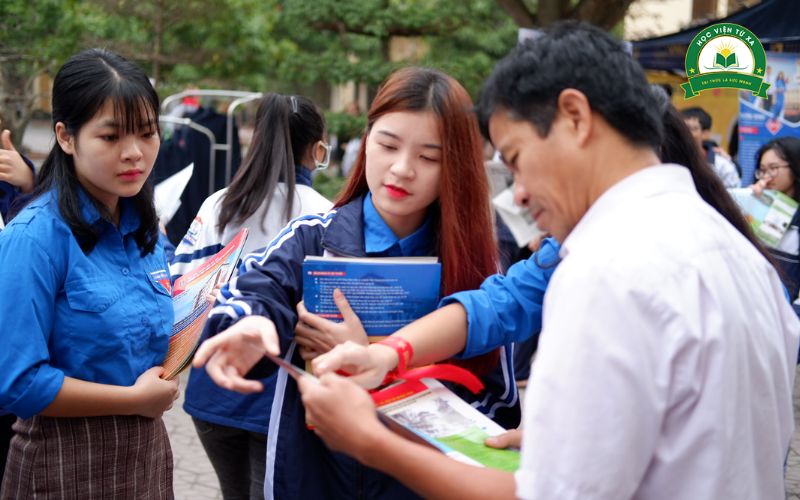 Học xong Cao đẳng Công tác xã hội ra trường làm gì