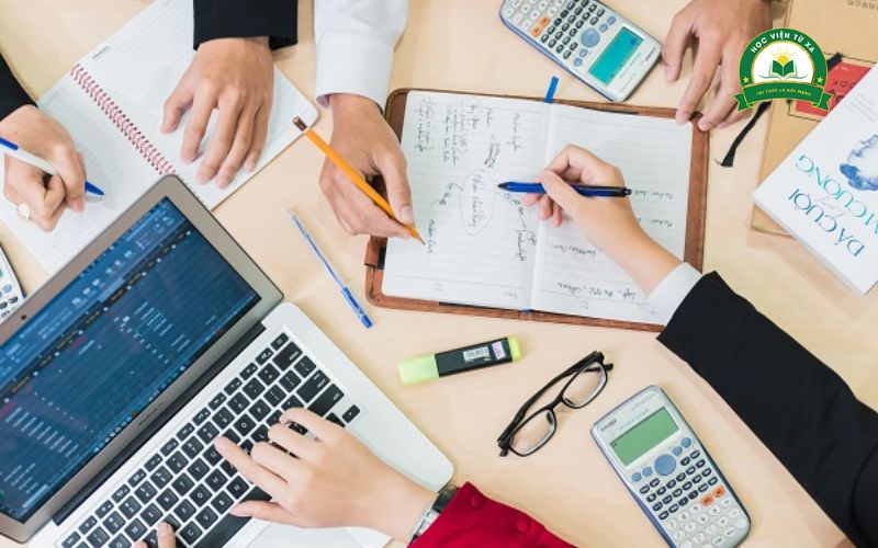 Ai phù hợp với học Trung cấp Kế toán?