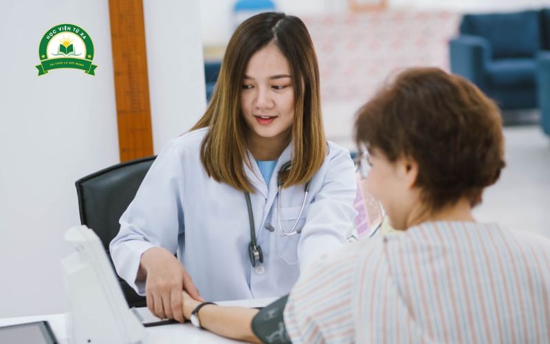 Học Cao đẳng Y sĩ đa khoa có khó không?