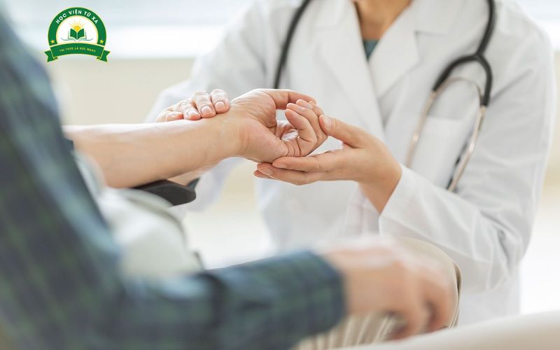 Lý do nên mạnh dạn theo học Cao đẳng Y sĩ đa khoa