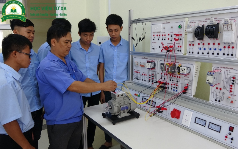 Chương trình Trung cấp Điện công nghiệp Vừa học Vừa làm tại Trường Cao đẳng Y Dược Từ Xa