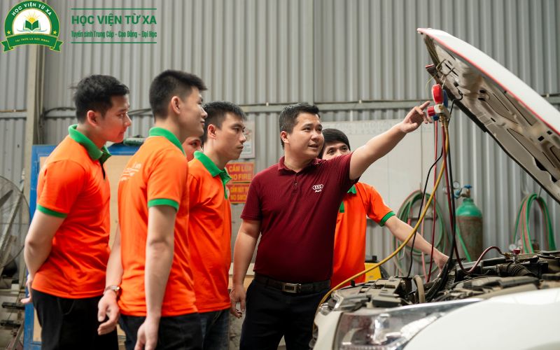 Khung chương trình Trung cấp Công nghệ ô tô của Trường Cao Đẳng Y Dược Từ Xa