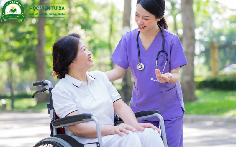 Lợi thế khi học Trung cấp Điều dưỡng Vừa học vừa làm tại Trường Cao Đẳng Y Dược Từ Xa