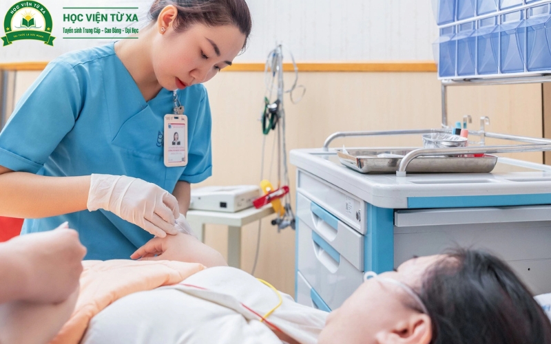 Trung cấp Điều dưỡng Vừa học vừa làm là gì?