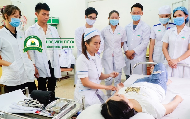 Lợi ích khi học Trung cấp Y sĩ đa khoa