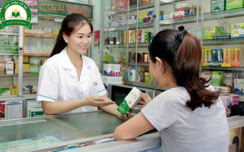 Trung cấp Dược chính quy phù hợp với những đối tượng nào?