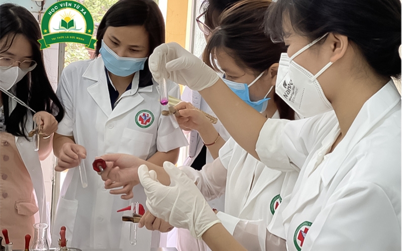 Trung cấp nghề Dược là gì?