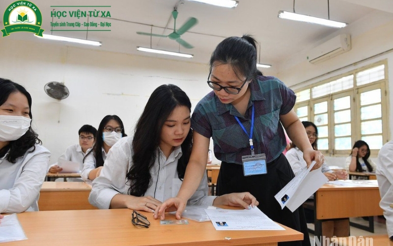 Chương trình Trung cấp Tiếng Anh tại Trường Cao Đẳng Y Dược Từ Xa