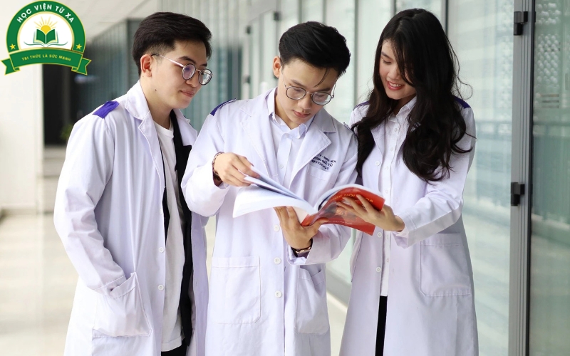 Chương trình học Trung cấp Y sĩ đa khoa trực tuyến tại Trường Cao đẳng Từ Xa