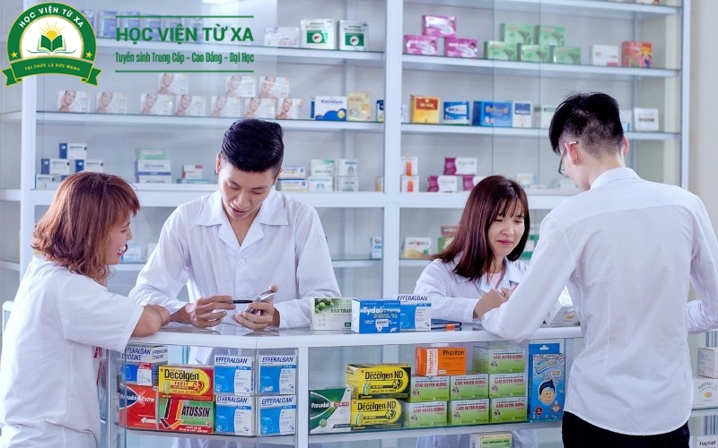 Cơ hội việc làm sau khi hoàn thành chương trình Trung cấp Dược từ xa