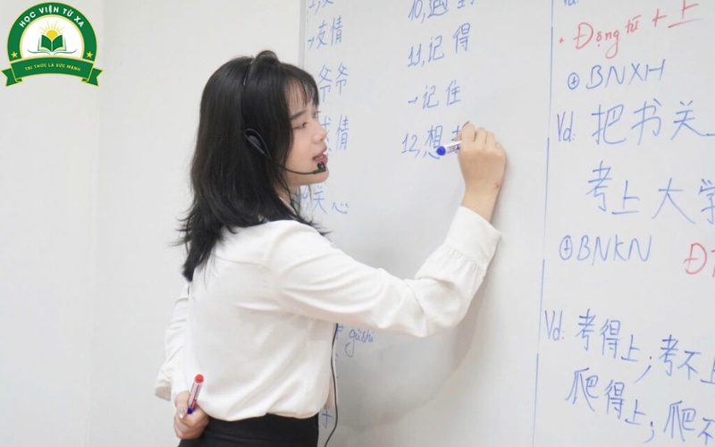 Cơ hội làm việc và mức thu nhập khi hoàn thành chương trình Trung cấp Tiếng Hàn