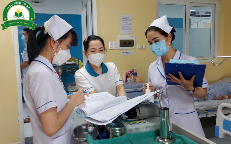 Học Trung cấp Y sĩ đa khoa trực tuyến ra trường thì làm gì?