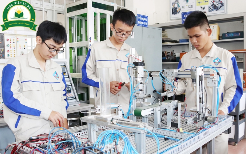 Lợi ích khi học Trung cấp Điện tử công nghiệp