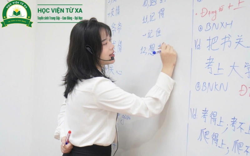 Học Cao đẳng Tiếng Trung trực tuyến sau này làm gì?