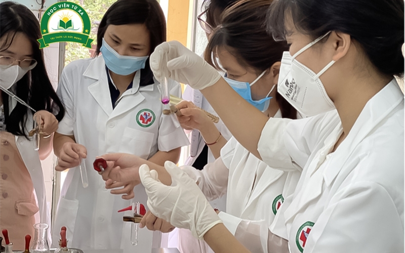 Trung cấp Dược từ xa là gì?