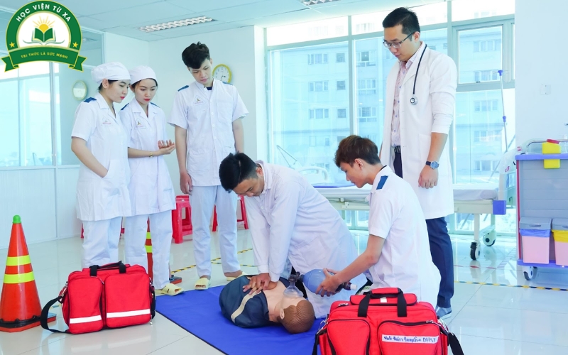 Khung chương trình Trung cấp Y học cổ truyền trực tuyến tại Trường Cao đẳng Y Dược Từ Xa