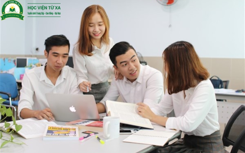 Chương trình Đào tạo Cao đẳng Kinh doanh Trực tuyến