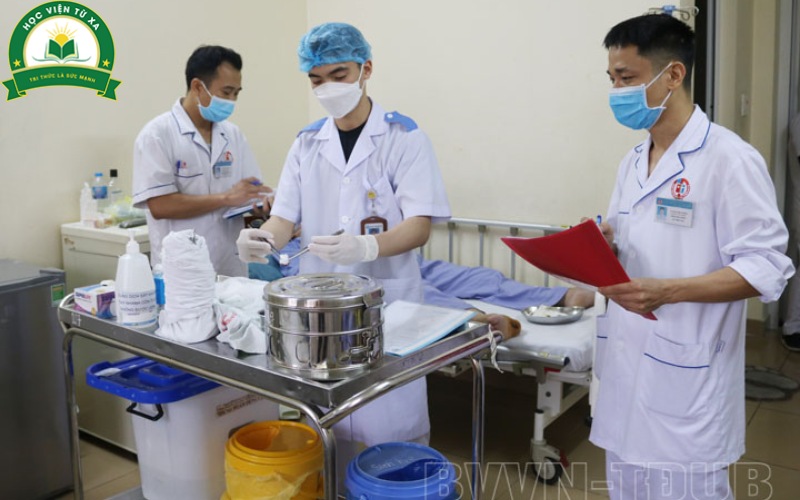 Cơ hội việc làm sau khi hoàn thành chương trình Trung cấp Y sĩ đa khoa chính quy