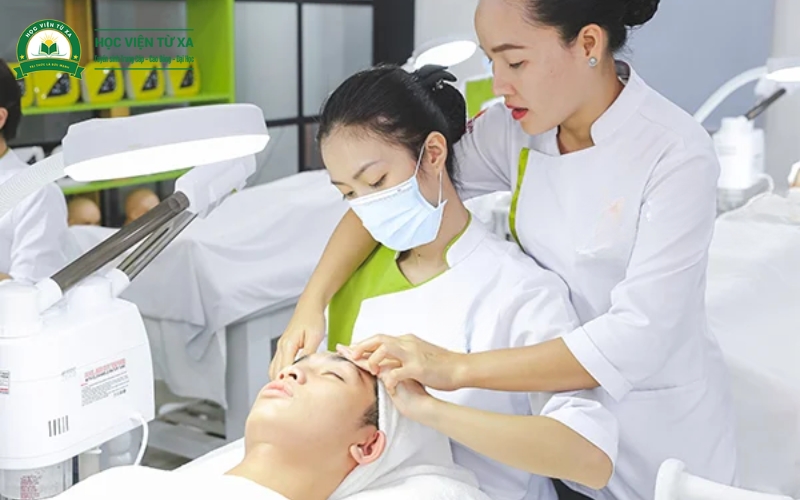 Học xong Cao đẳng Chăm sóc Sắc đẹp làm bên lĩnh vực nào?