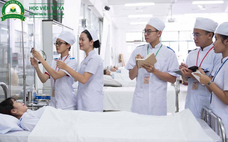 Lý do bạn nên chọn học Trung Cấp Điều dưỡng Cấp tốc?