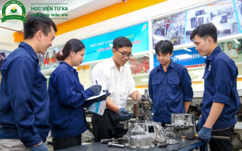 Trung cấp Công nghệ Ô tô là gì?