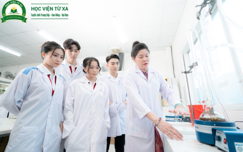 Trung cấp Điều dưỡng là gì?