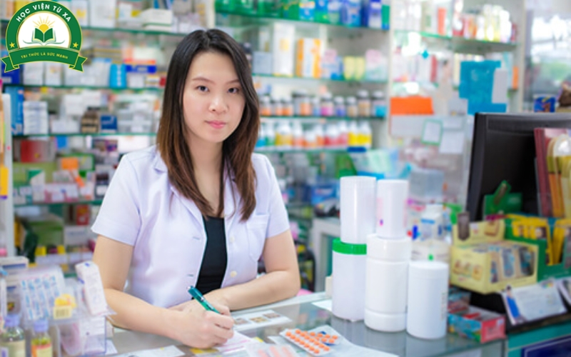 Trung cấp Dược là gì?