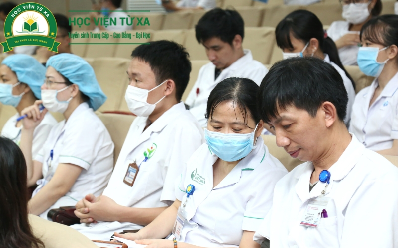 Trung cấp Y sĩ đa khoa cấp tốc là gì?
