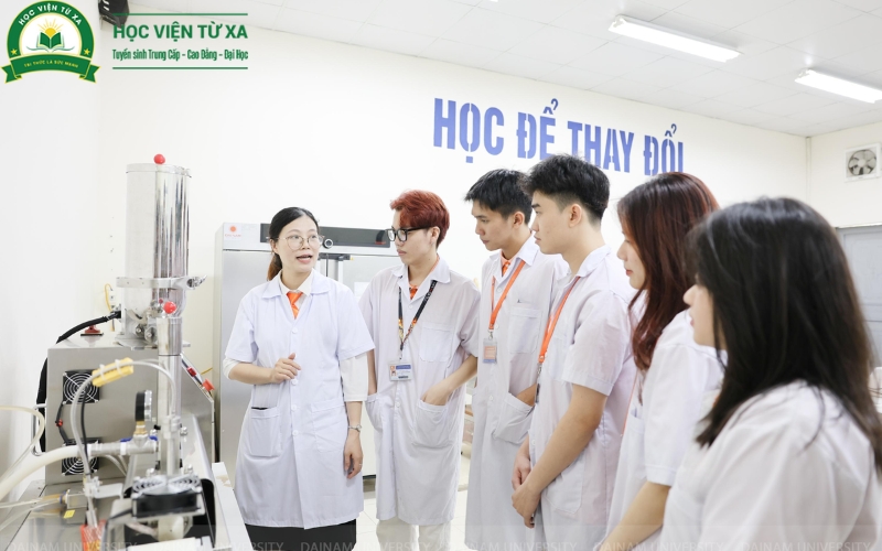 Vì sao nên học khóa học Cao đẳng Dược cấp tốc?