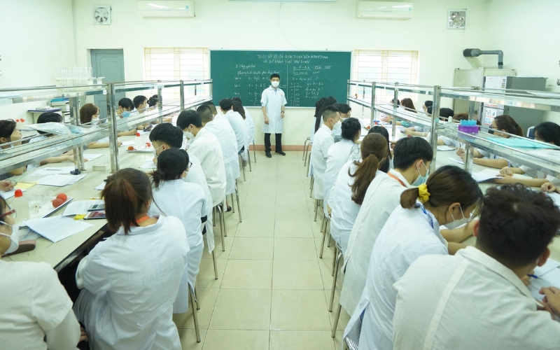 Thông tin tuyển sinh Trung cấp Dược cấp tốc