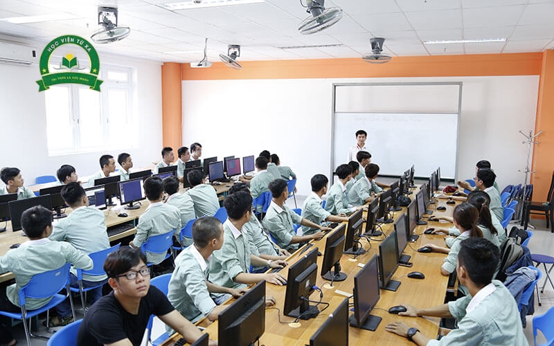 Thông tin tuyển sinh văn bằng 2 Trung cấp Công nghệ Thông tin