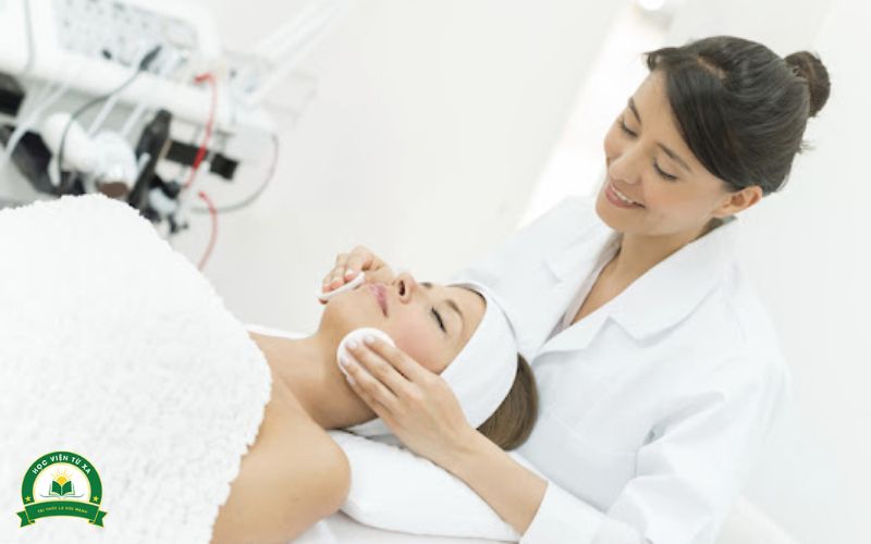 Học phí Trung cấp Chăm sóc sắc đẹp đóng như thế nào?