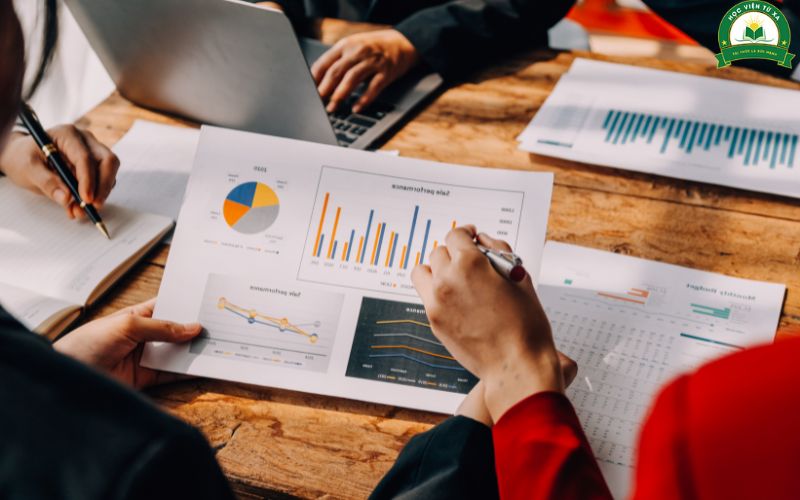 Lợi ích của việc học Trung cấp Quản trị doanh nghiệp vừa và nhỏ online