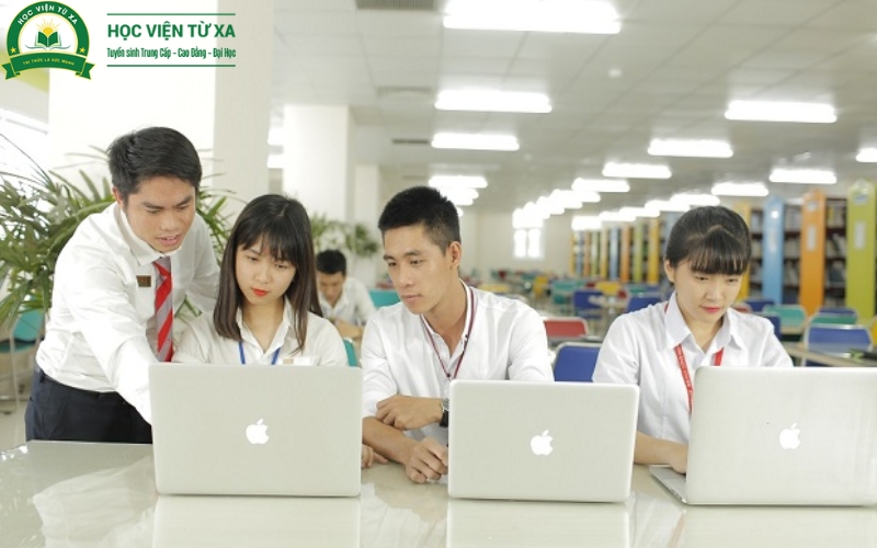 Mức lương của Trung cấp Công nghệ thông tin Trực tuyến sau khi ra trường có cao không?