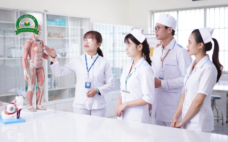 Hiểu đúng về Trung cấp Điều dưỡng online 