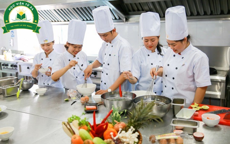 Cao đẳng Quản trị Nhà hàng Online là gì?