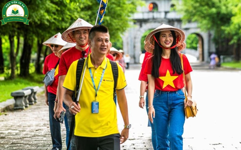 Cơ hội việc làm sau khi học Cao đẳng Hướng dẫn du lịch trực tuyến