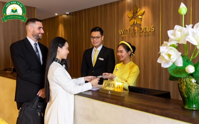 Có nên học Cao đẳng ngành Quản trị khách sạn thay vì Đại học?