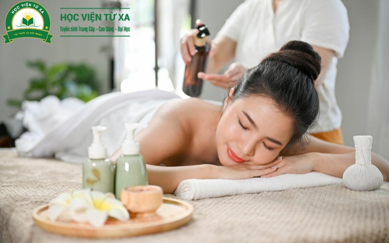 Đối tượng nào nên học online ngành Chăm sóc sắc đẹp