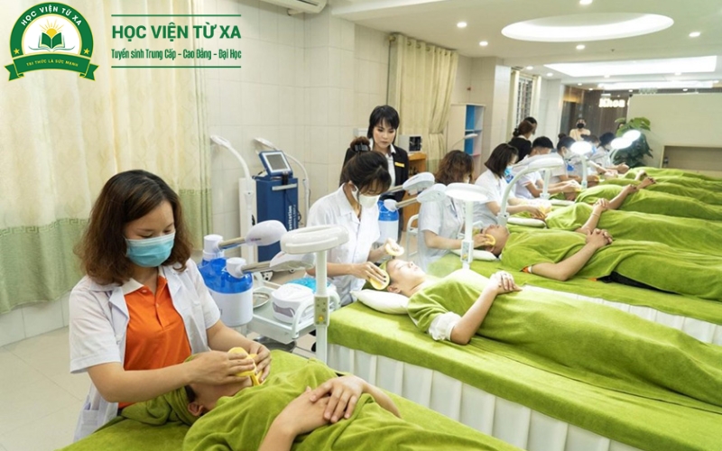 Học phí khi học online ngành Chăm sóc sắc đẹp bao nhiêu?