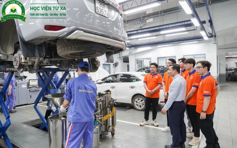 Bằng Trung cấp Công nghệ ô tô có dễ xin việc không?