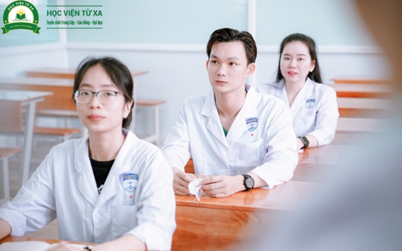 Tấm bằng Trung cấp Điều dưỡng có dễ xin việc không?