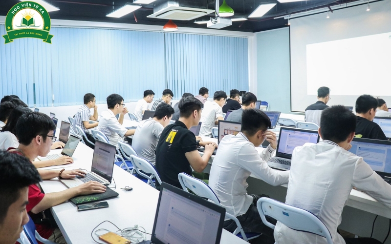 Trường đào tạo Trung cấp Công nghệ thông tin uy tín