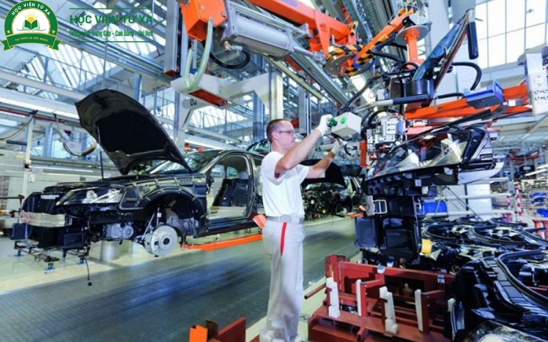 Trung cấp Công nghệ ô tô học bao lâu ra trường?