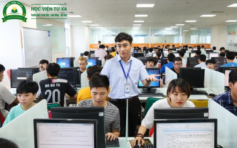 Vì sao nên chọn Trung cấp ngành Công nghệ thông tin online?