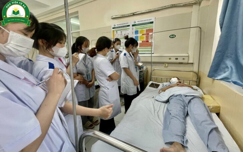 Học phí học Văn bằng 2 ngành Điều dưỡng có cao không?