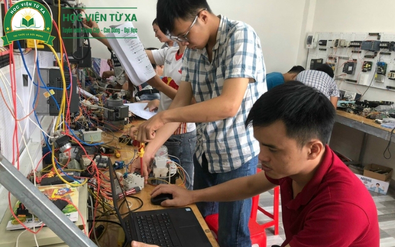 Nội dung học liên thông ngành Điện công nghiệp gồm những gì?