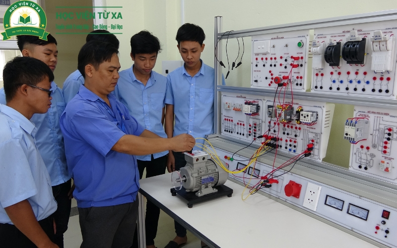 Tại sao nên chọn học Trung cấp Điện Công nghiệp?