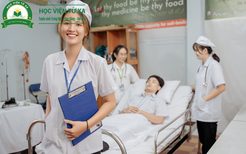 Học trực tuyến Trung cấp Y sĩ đa khoa mất bao nhiêu tiền?