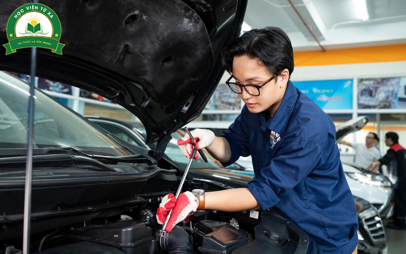 Tiêu chí chọn nơi học trực tuyến Trung cấp Công nghệ ô tô uy tín tại TPHCM